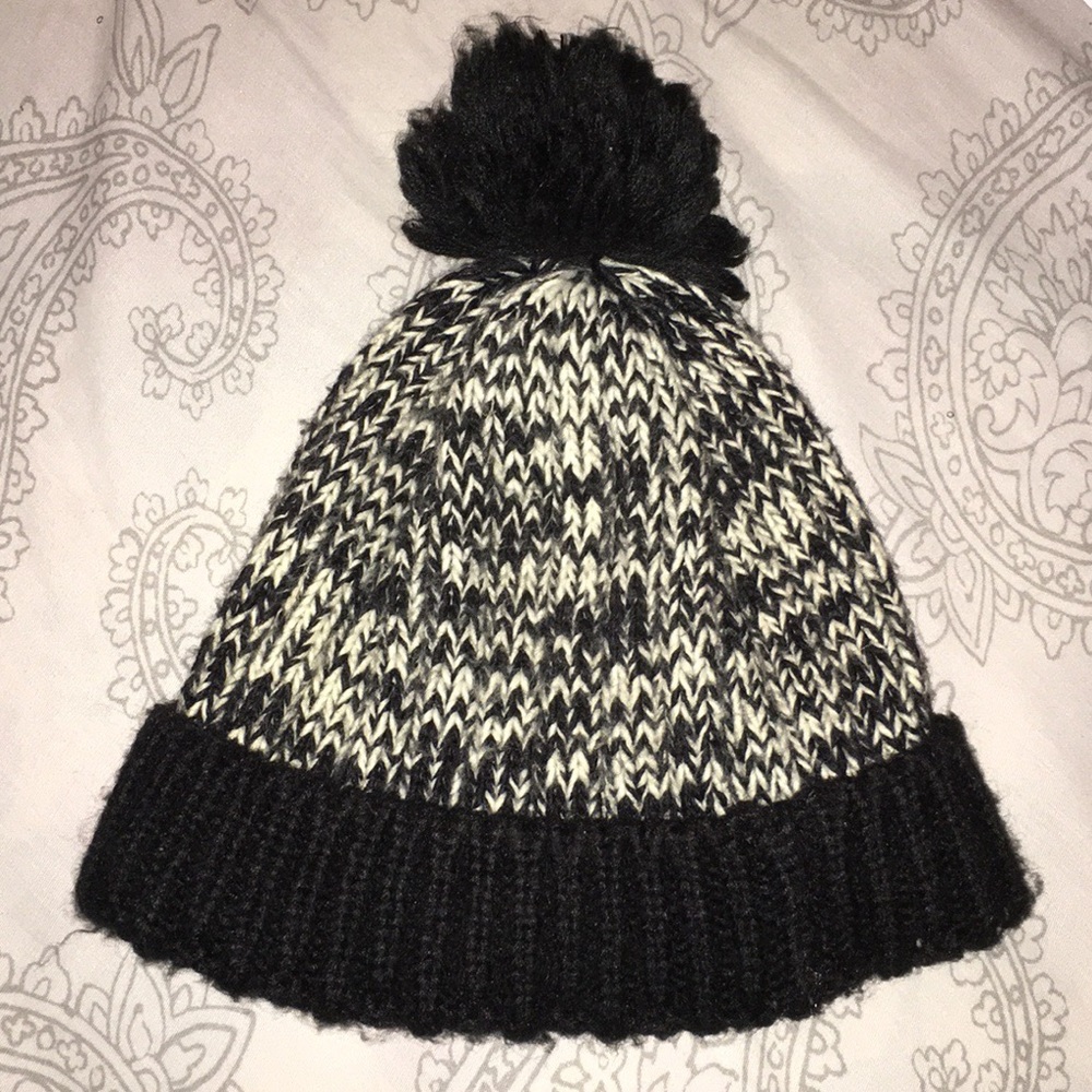 Knitted Black and White Pom-Pom Beanie